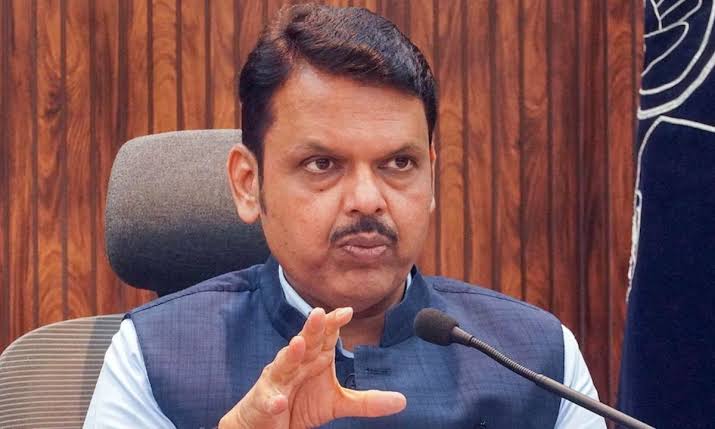 'धूल चेहरे पर थी और आप आईना साफ करते रहे': राहुल गांधी की मैच फिक्सिंग टिप्पणी पर फडणवीस